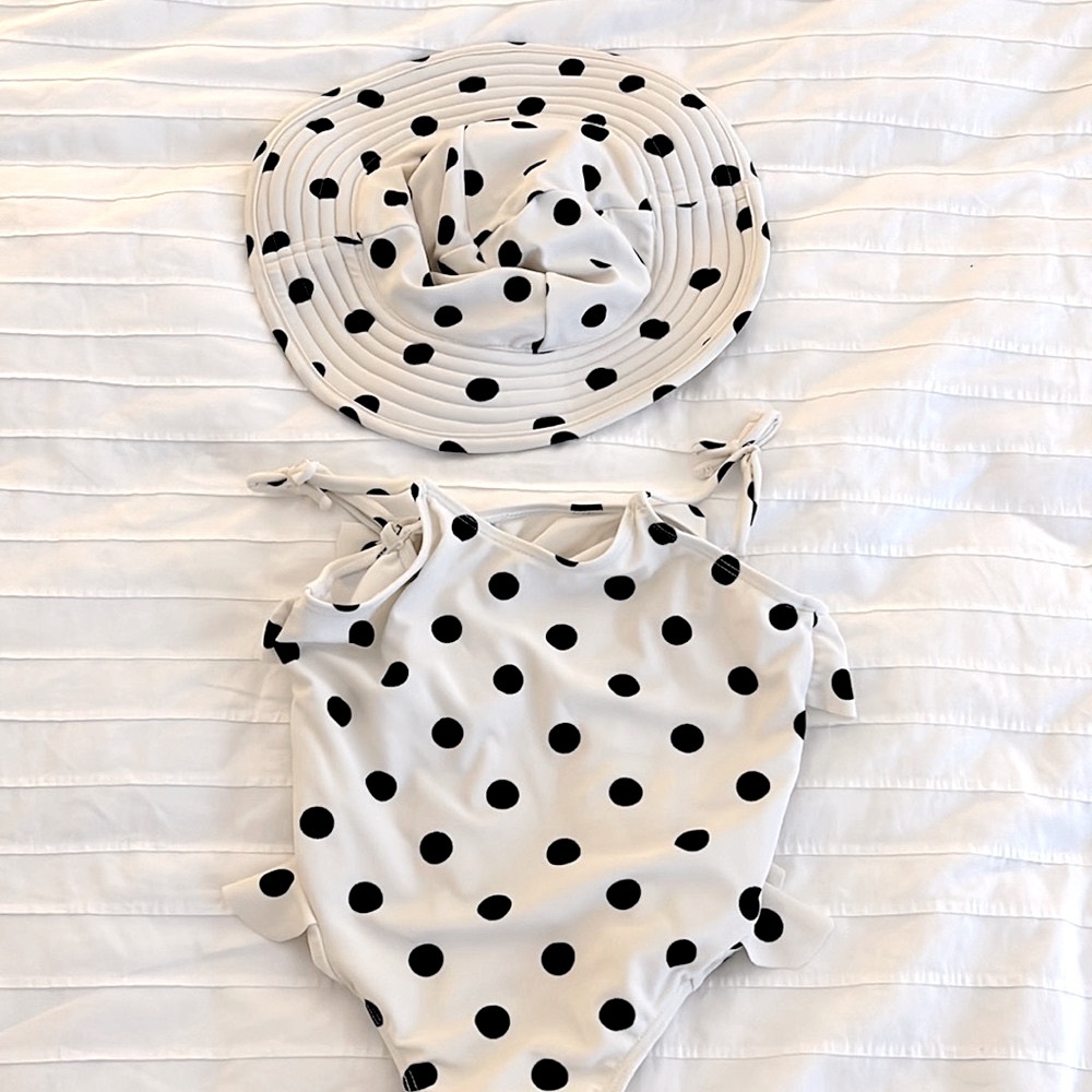 Jessica Simpson polka dot suit with hat, 4T